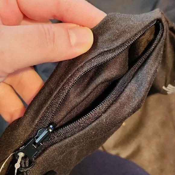 New Beyond Yoga Black Scarf Infinity Scarf With Pocket - Picture 9 of 10